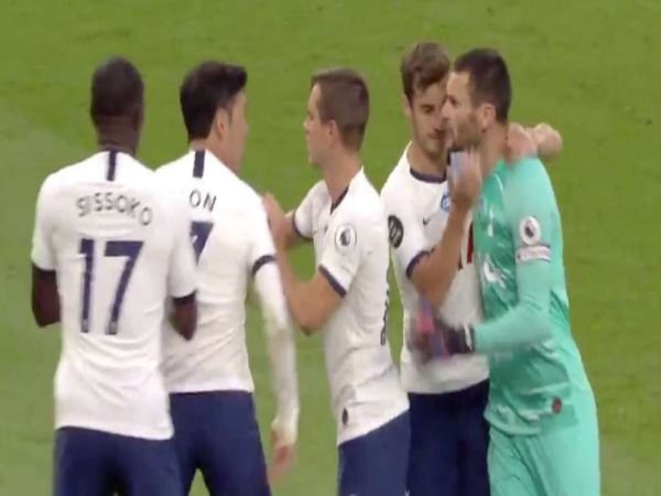 Son và Lloris xô xát trong cuộc tiếp đón Everton