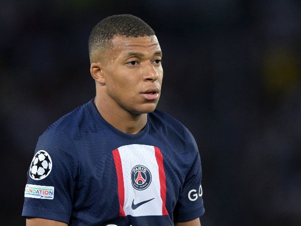 Tin PSG 10/10: Mbappe chỉ trích HLV của PSG bằng thông điệp ẩn ý?