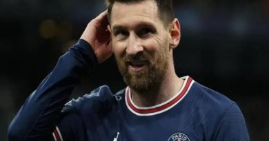 Tin PSG 24/10: Lionel Messi buộc phải giảm lương nếu muốn ở lại